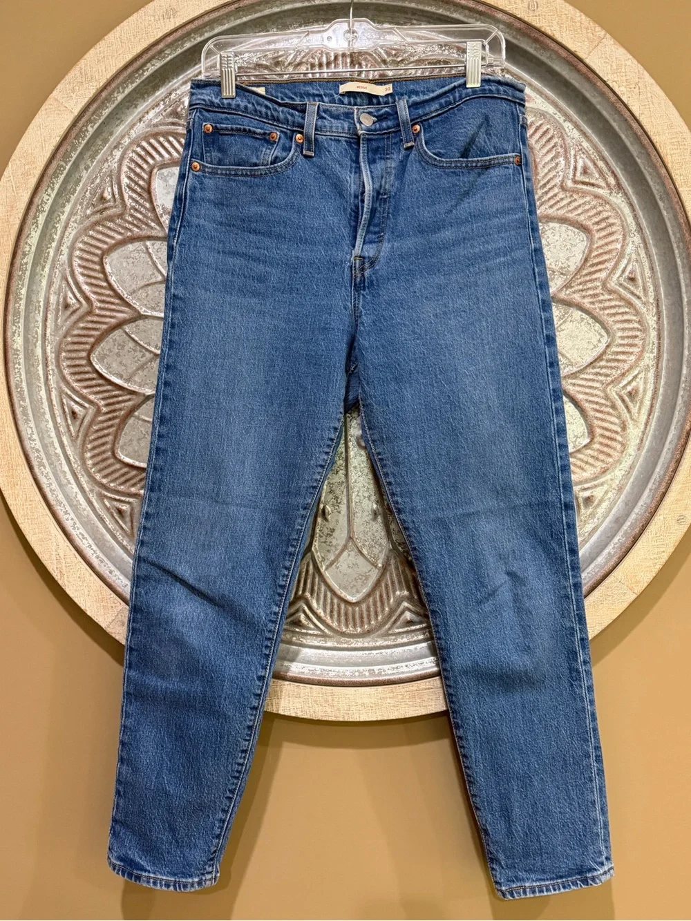 Levi's Premium Wedgie High-Rise Straight Leg Button Fly Jeans in Medium Blue - Picture 4 of 7